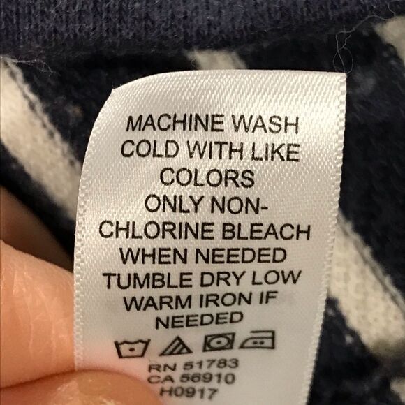 Striped cold shoulder long sleeve dress - Picture 10 of 12